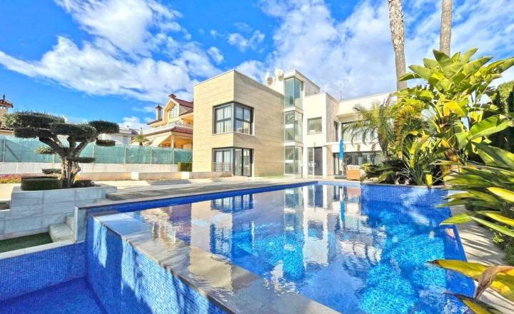 V - Återförsäljning / Strand - Torrevieja - Mar azul