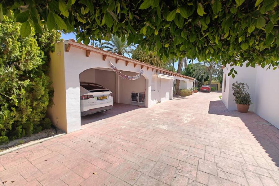 Beach/Resale - Villa - Elche