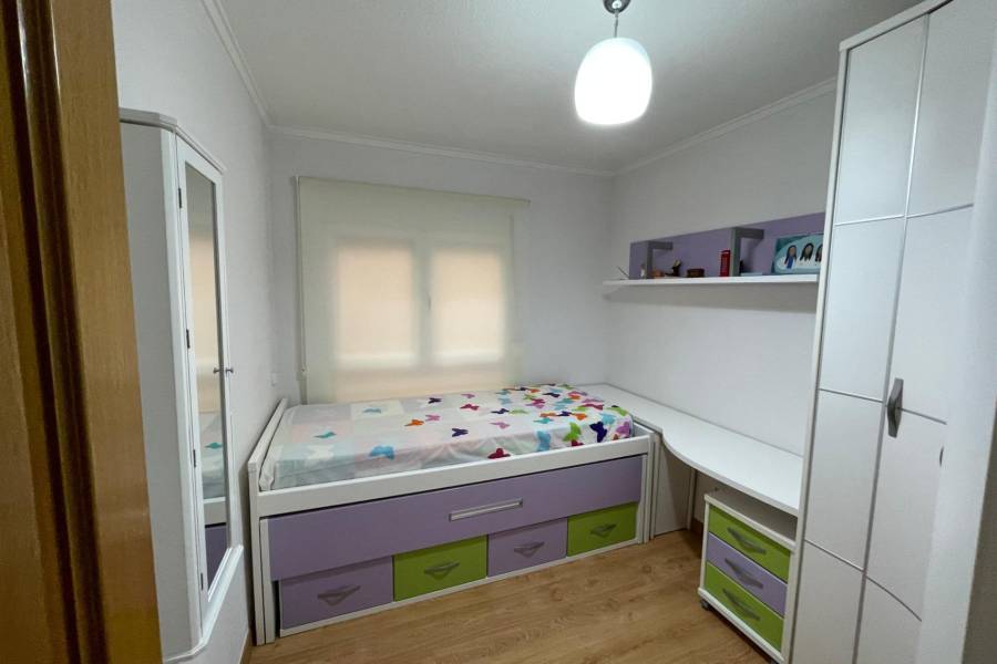 Återförsäljning / Strand - F - Novelda - CENTRO