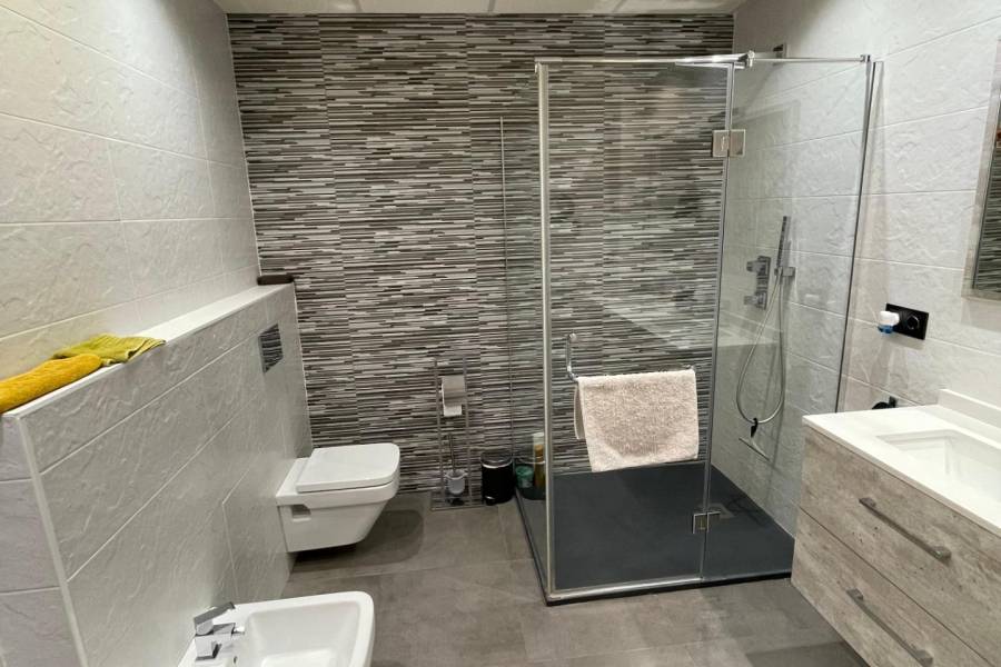 Återförsäljning / Strand - F - Novelda - CENTRO