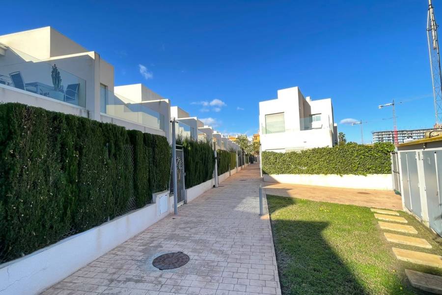 Пляж / Перепродажа - Townhouse - Torrevieja - Punta Prima