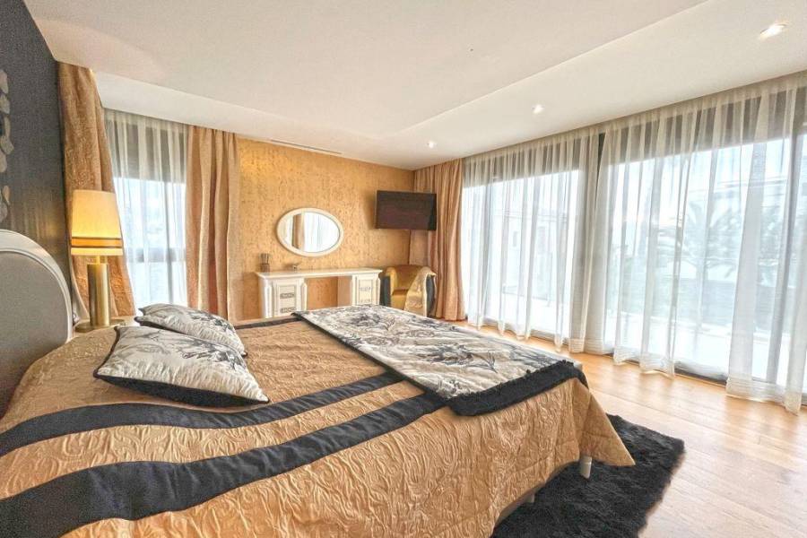 Återförsäljning / Strand - V - Torrevieja - Mar azul