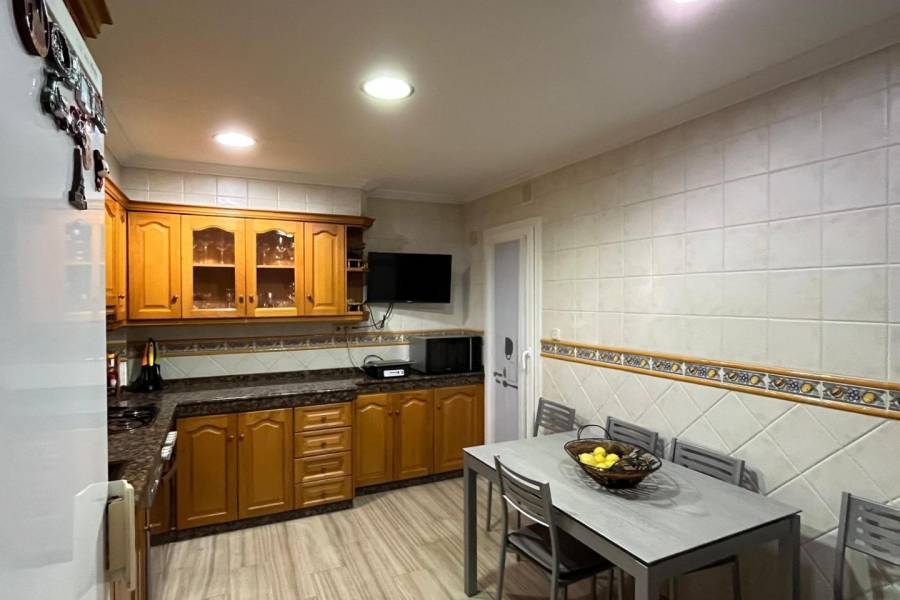 Återförsäljning / Strand - F - Novelda - CENTRO