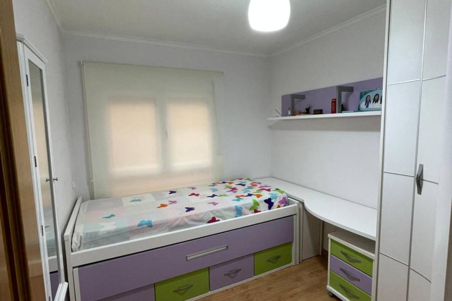 Återförsäljning / Strand - F - Novelda - CENTRO