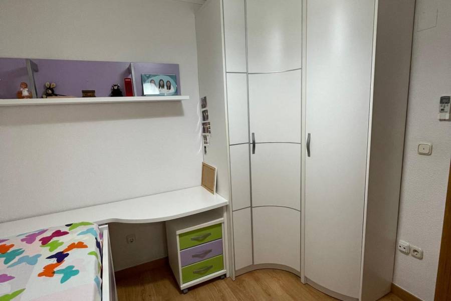 Återförsäljning / Strand - F - Novelda - CENTRO