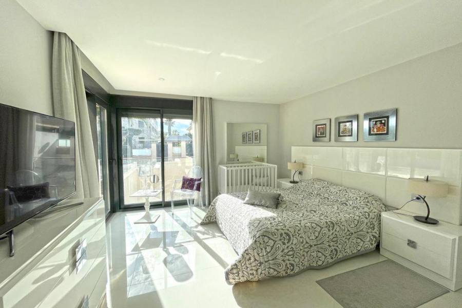 Återförsäljning / Strand - V - Torrevieja - Mar azul