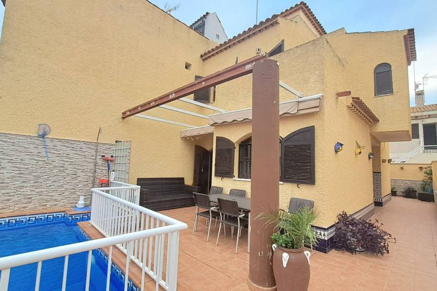 Weiterverkauf / Strand - Einfamilienhaus - Torrevieja