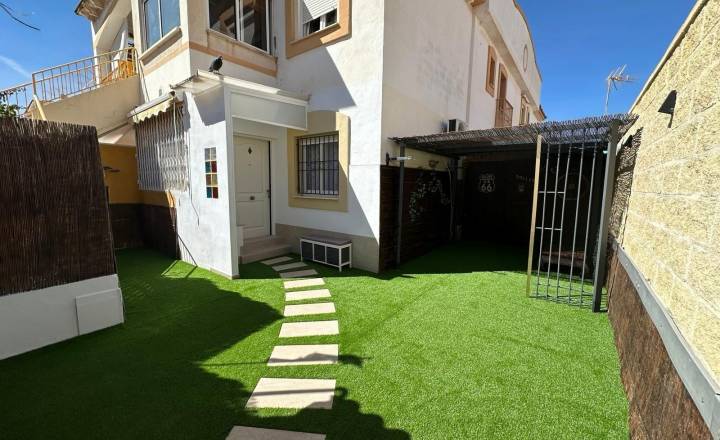 Townhouse - Пляж / Перепродажа - Torrevieja - Center