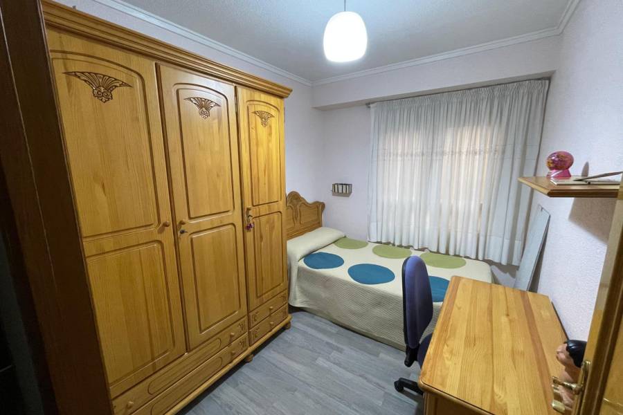 Återförsäljning / Strand - F - Novelda - CENTRO