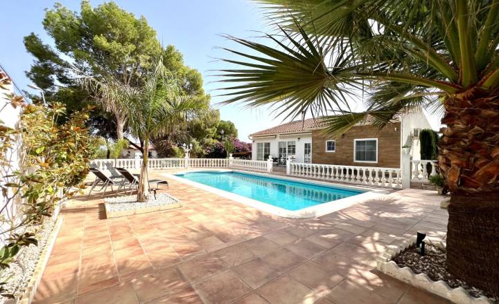 Villa - Beach/Resale - Torrevieja - Los Balcones