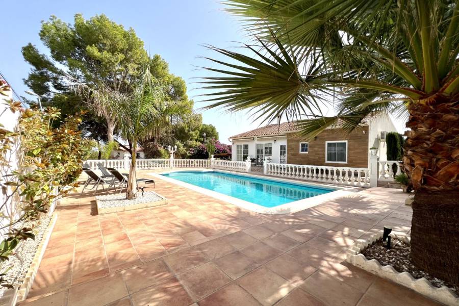 Beach/Resale - Villa - Torrevieja - Los Balcones