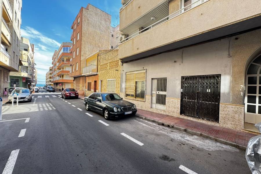 Beach/Resale - Commercial - Torrevieja - Playa Los Locos