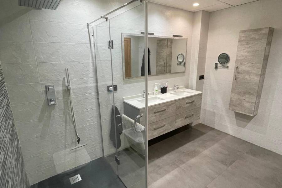 Återförsäljning / Strand - F - Novelda - CENTRO