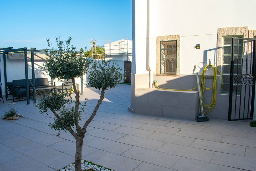 Beach/Resale - Villa - Torrevieja - Los Balcones