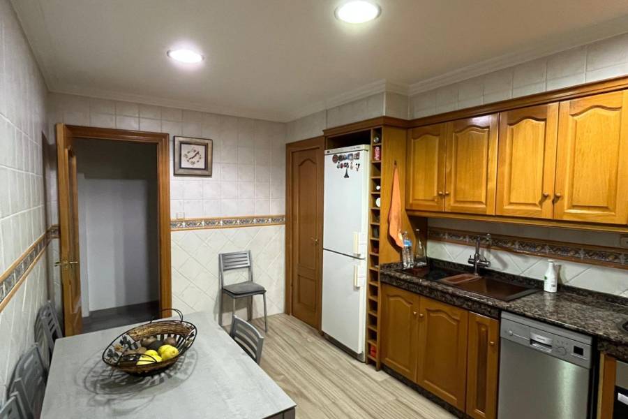 Återförsäljning / Strand - F - Novelda - CENTRO