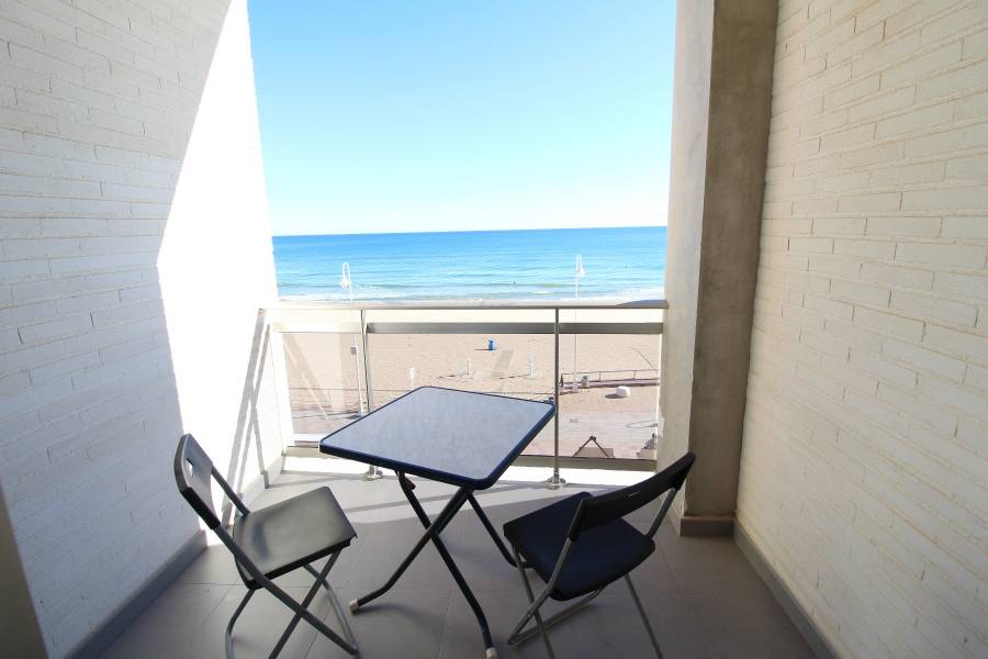 Alquiler - Apartamento - Guardamar - 1º línea playa /PLAYA