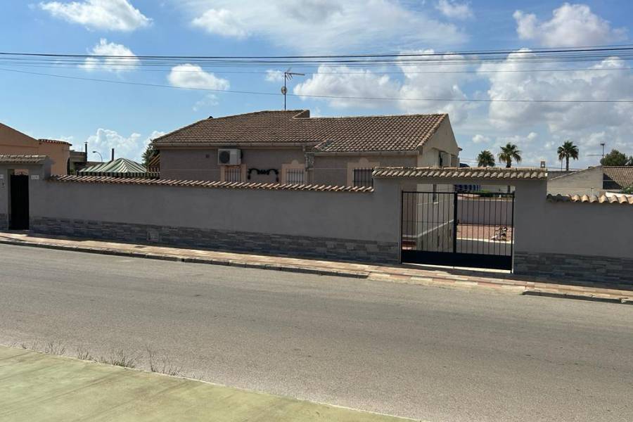 Weiterverkauf  - Einfamilienhaus - Torrevieja - San Luis