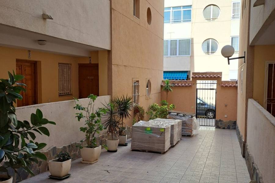 Weiterverkauf  - Wohnung - Torrevieja - San Luis