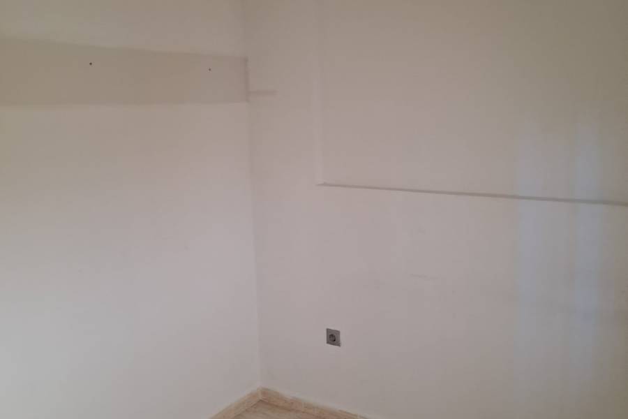 Resale - Apartament - Torrevieja - San Luis