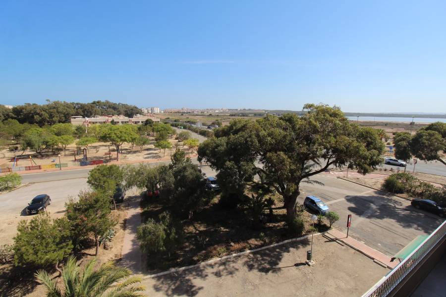 Reventa - Apartamento - Guardamar - Urbanizaciones /PLAYA