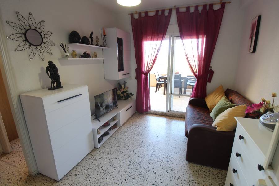 Reventa - Apartamento - Guardamar - Urbanizaciones /PLAYA