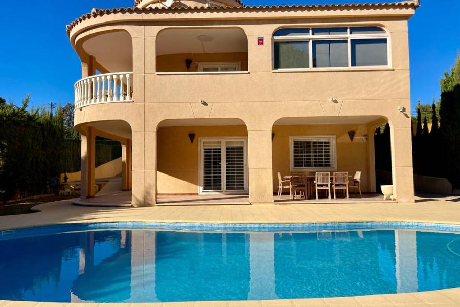 Reventa - Villa  - Torrevieja - Urbanización Los Balcones