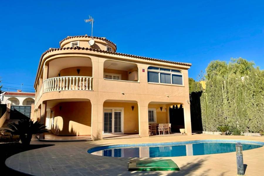 Reventa - Villa  - Torrevieja - Urbanización Los Balcones