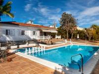 Weiterverkauf  - Einfamilienhaus - Torrevieja - Urbanización Los Balcones