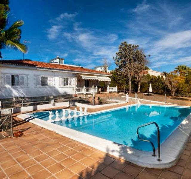 Weiterverkauf  - Einfamilienhaus - Torrevieja - Urbanización Los Balcones