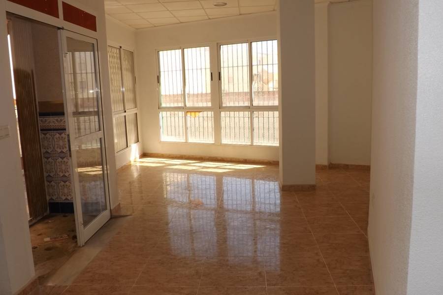 Resale - Commercial - La Mata - Centro/PLAYA