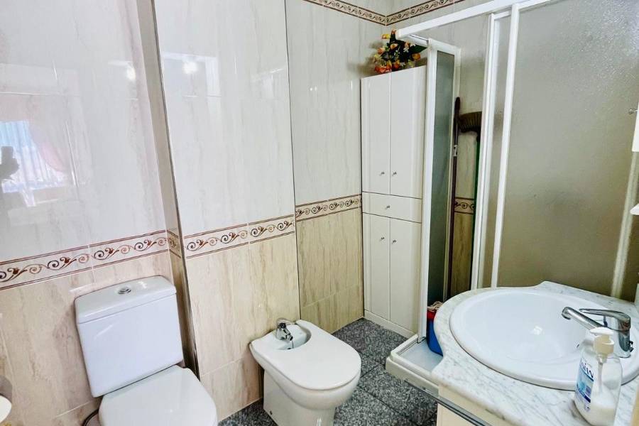 Resale - Apartament - Torrevieja - PLAYA ACEQUION 