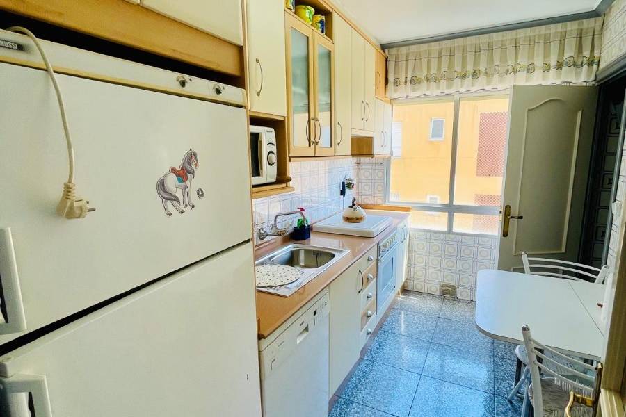 Resale - Apartament - Torrevieja - PLAYA ACEQUION 