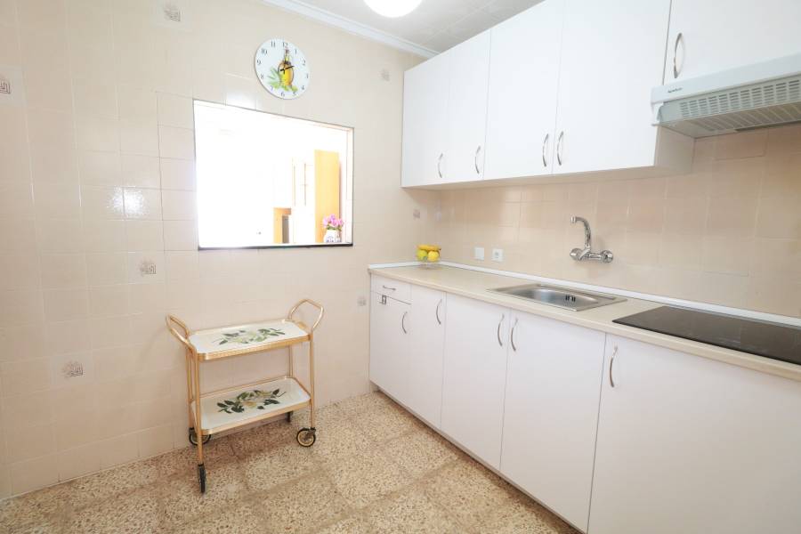 Resale - Bungalow - Torrevieja - Torreta/ URBANIZACIONES/ PLAYA