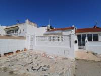 Weiterverkauf  - Reihenhaus-Bungalow - Torrevieja - Torreta/ URBANIZACIONES/ PLAYA