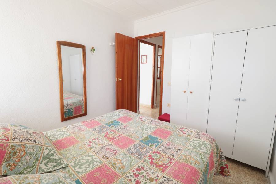 Resale - Bungalow - Torrevieja - Torreta/ URBANIZACIONES/ PLAYA