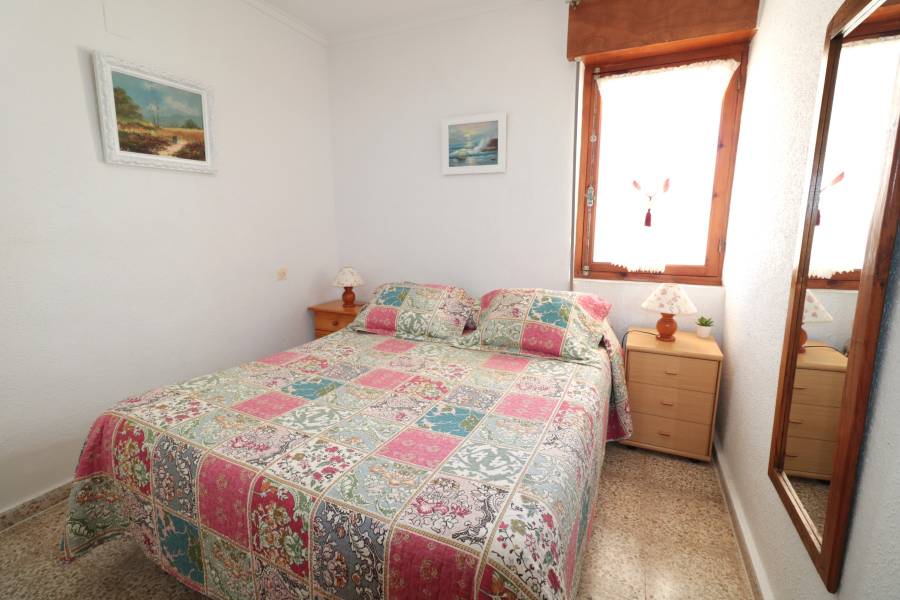 Resale - Bungalow - Torrevieja - Torreta/ URBANIZACIONES/ PLAYA