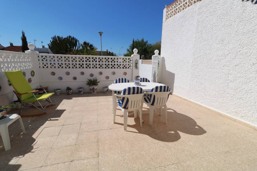 Resale - Bungalow - Torrevieja - Torreta/ URBANIZACIONES/ PLAYA