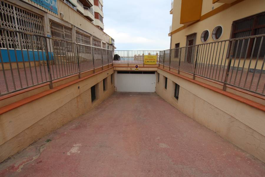 Återförsäljning - Garage - Torrevieja - PLAYA ACEQUION 