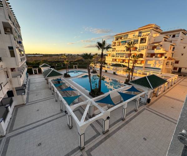 Apartamento - Alquiler larga duración  - La Mata - Viñamar / PLAYA