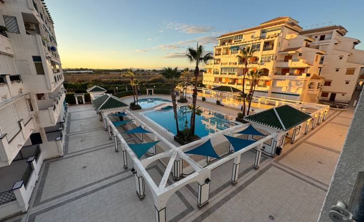 Apartamento - Alquiler larga duración  - La Mata - Viñamar / PLAYA