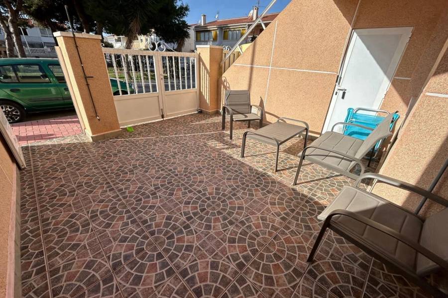 Återförsäljning - Radhus-Bungalow - Torrevieja - PLAYA DE LOS NAUFRAGOS