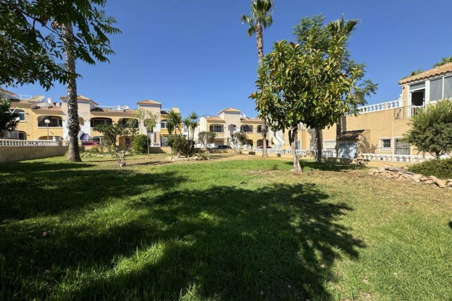 Weiterverkauf  - Einfamilienhaus - ORIHUELA COSTA  - Los Altos 