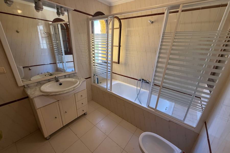 Occasion - Chalet - Torrevieja - Playa Los Locos