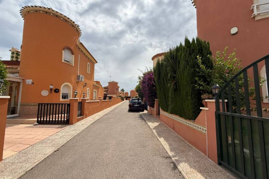 Occasion - Chalet - ORIHUELA COSTA - Playa Flamenca