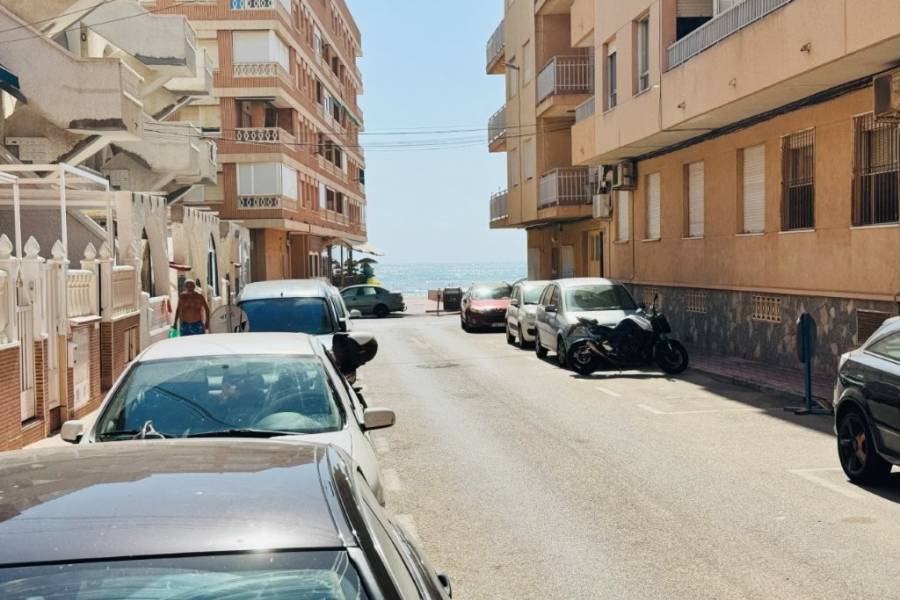 Reventa - Apartamento - La Mata - Plaza/ PLAYA