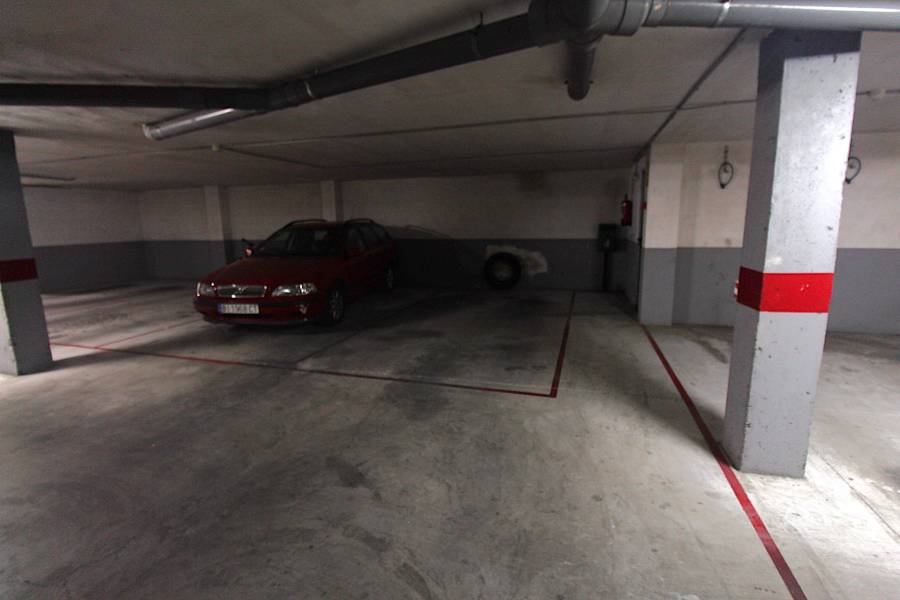 Resale - Parking  - Torrevieja - Torrevieja*