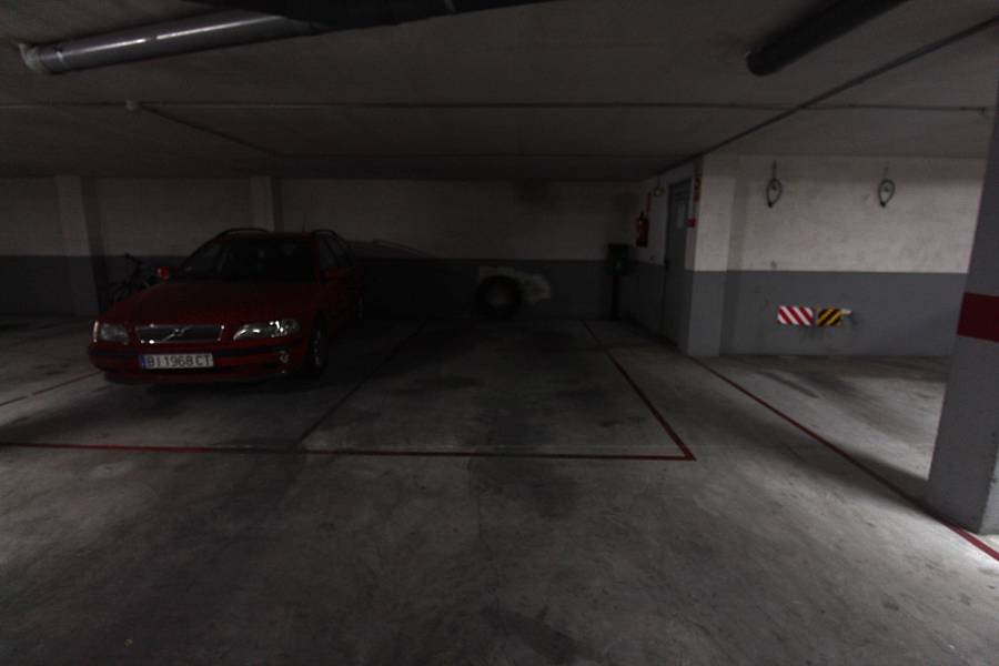 Resale - Parking  - Torrevieja - Torrevieja*