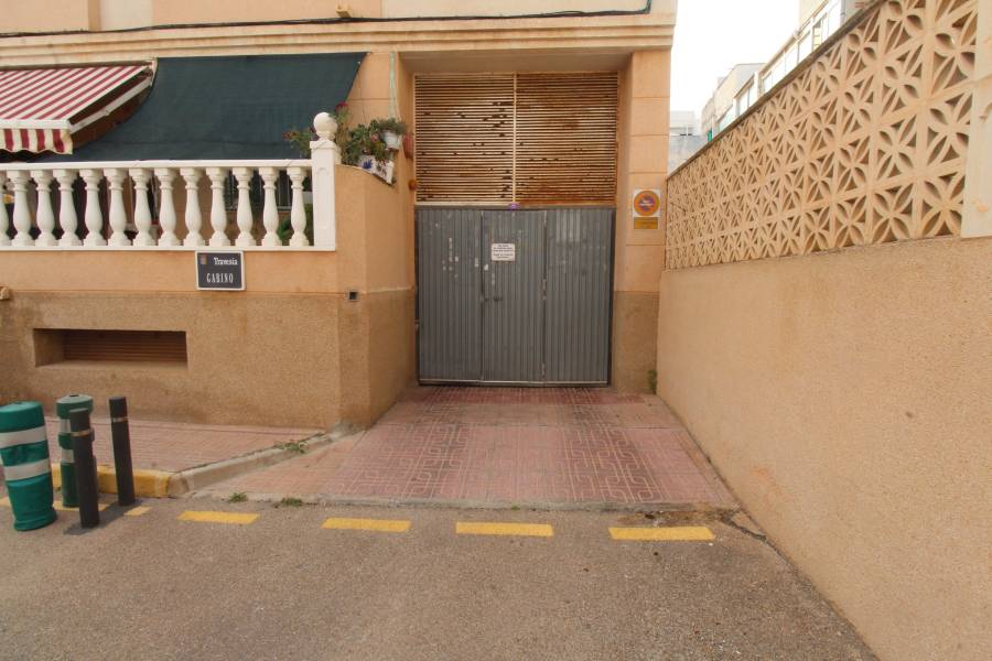 Resale - Parking  - Torrevieja - Torrevieja*