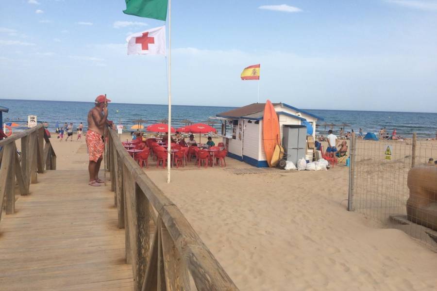 Weiterverkauf  - Reihenhaus-Bungalow - Guardamar - Urbanizaciones /PLAYA