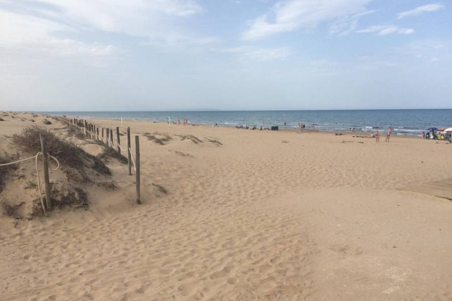 Weiterverkauf  - Reihenhaus-Bungalow - Guardamar - Urbanizaciones /PLAYA